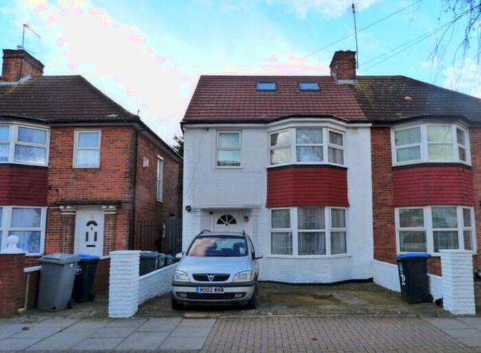 Studio To Rent In Monks Park, Wembley, London, HA9