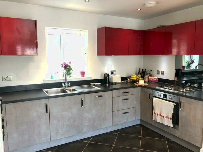 2 Bedroom Flat To Rent In Rowditch Furlong, Redhouse Park, Milton Keynes, MK14