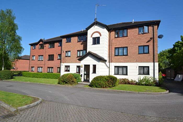 1 Bedroom Apartment To Rent In Parrotts Field Hoddesdon Hertfordshire, EN11