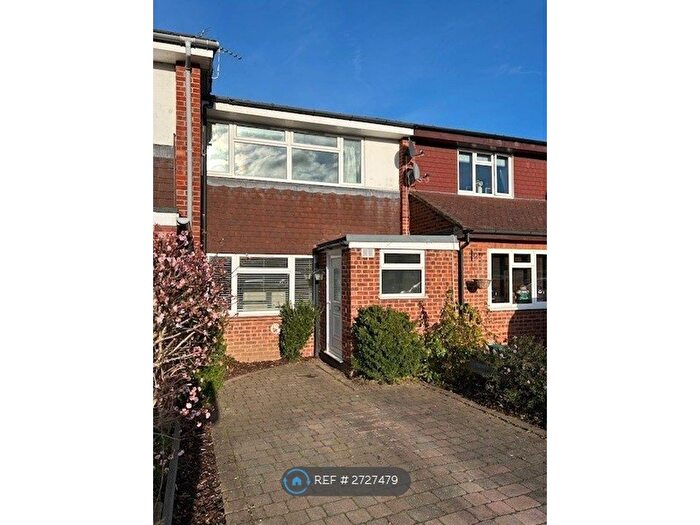 2 Bedroom Terraced House To Rent In Bois Hall Road, Addlestone, KT15