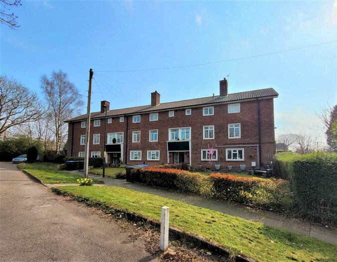 2 Bedroom Apartment To Rent In Broomie Close, Sutton Coldfield, West Midlands, B75