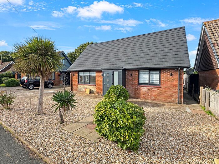 2 Bedroom Detached Bungalow For Sale In Westlake Avenue, Sandown, PO36