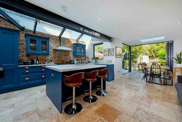 5 Bedroom Terraced House To Rent In Elm Park Road, Finchley, N3