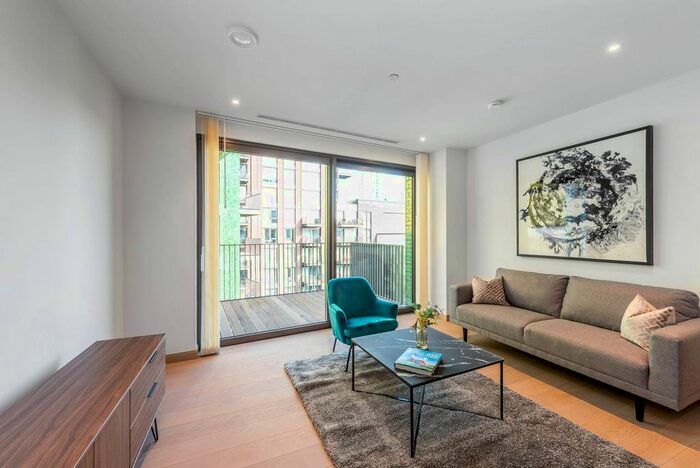 1 Bedroom Flat To Rent In Legacy Gardens, Nine Elms, London, SW11