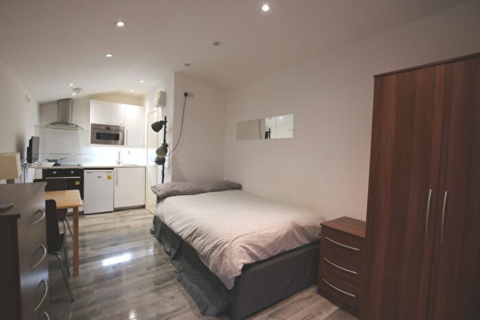 Studio To Rent In Chatsworth Road, London, NW2