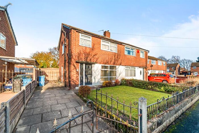 3 Bedroom Semi-Detached House For Sale In Buttermere Road, Partington, Manchester, M31
