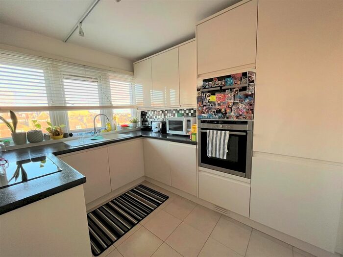 2 Bedroom Flat To Rent In High Street, Brighton, BN2