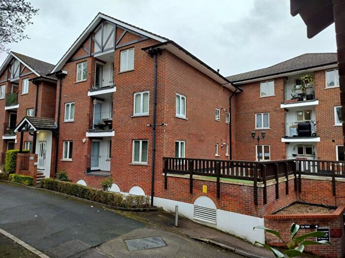 2 Bedroom Flat To Rent In Holden Road, Woodside Park, N12