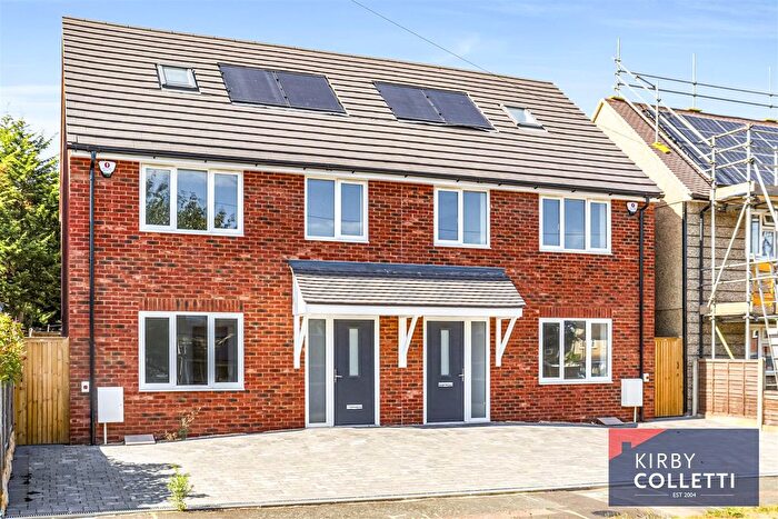 4 Bedroom Semi-detached House For Sale In Frenchs Close, Stanstead Abbotts, Ware, SG12
