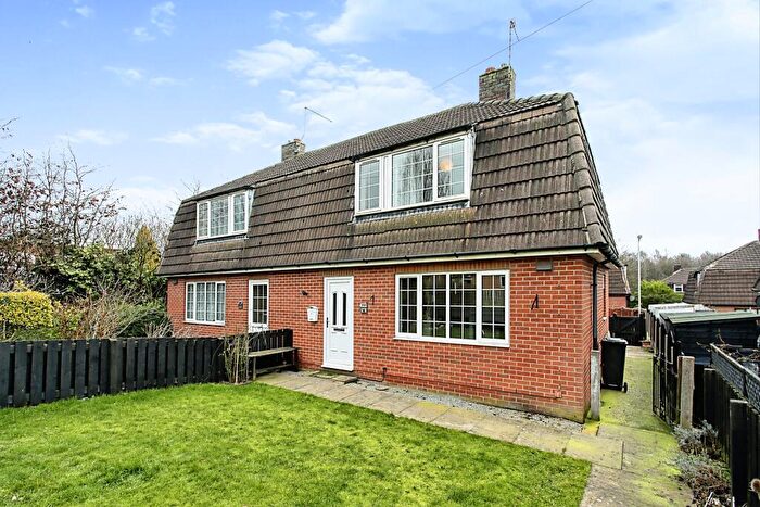 3 Bedroom Semi-Detached House For Sale In Oakwood Place, Chesterton, Newcastle, ST5