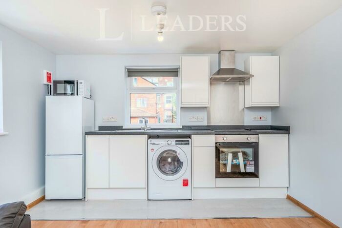 2 Bedroom Apartment To Rent In Commercial Road, Southampton, SO15