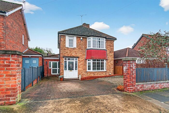 4 Bedroom Detached House For Sale In Holgate Lodge Drive, York, YO26