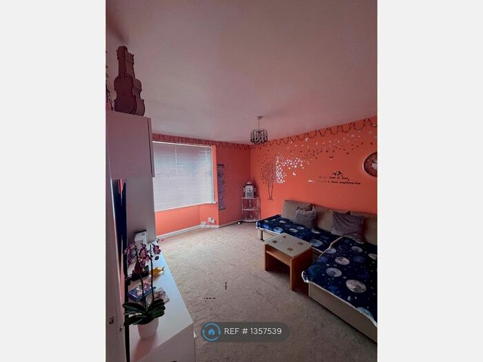 4 Bedroom Terraced House To Rent In West Walk, Hayes, UB3