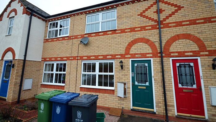 2 Bedroom Property To Rent In Woodlark Drive, Cambridge, CB24