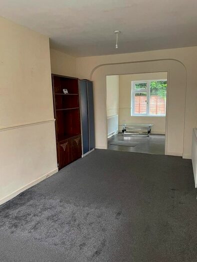 3 Bedroom Semi-Detached House To Rent In Enfield Drive, Manchester, M11