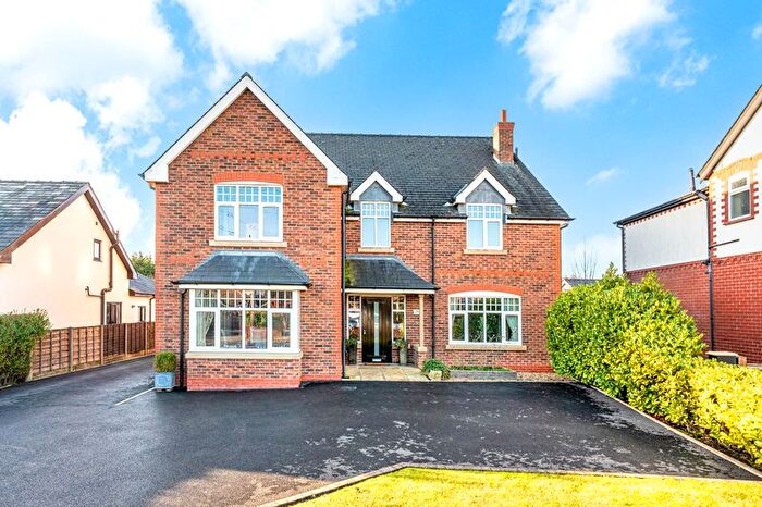 6 Bedroom Detached House For Sale In Granville Avenue, Hesketh Bank, PR4
