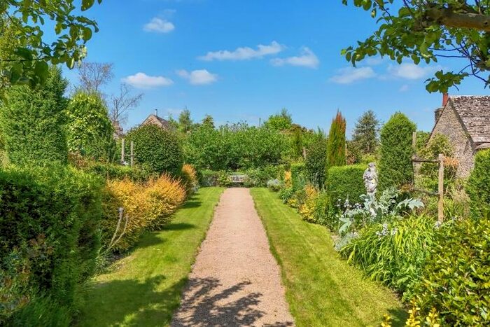 7 Bedroom Detached House To Rent In Stonesfield, OX29