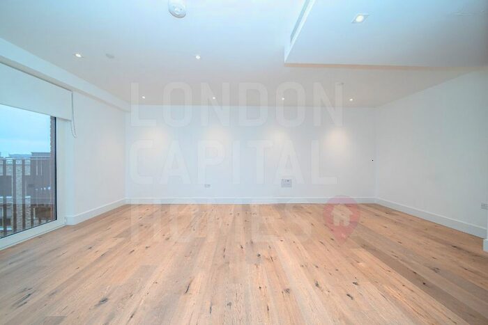 2 Bedroom Flat To Rent In Exchange Gardens, Keybridge, Vauxhall London, SW8