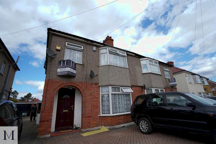 3 Bedroom Semi-Detached House To Rent In North Hyde Road, Hayes, UB3