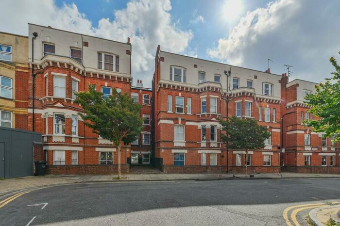 1 Bedroom Flat To Rent In Salcombe Road, Dalston, London, N16