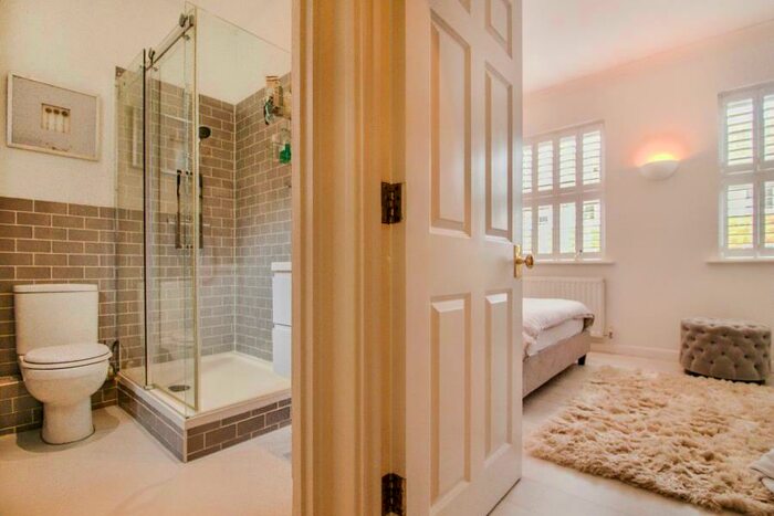 2 Bedroom Terraced House For Sale In Albert Mews Limehouse, E14
