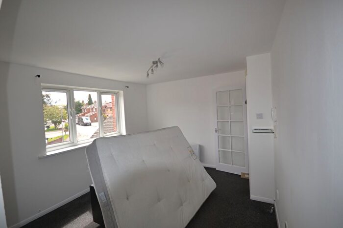 Studio To Rent In Express Drive, Ilford, IG3