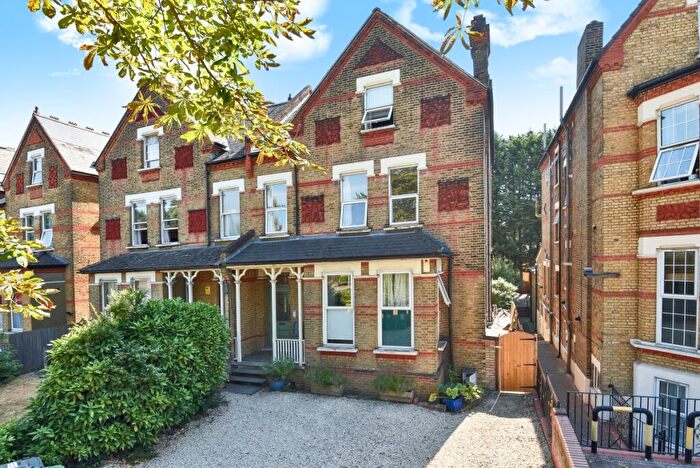 2 Bedroom Flat To Rent In Lawrie Park Road, Upper Sydenham, London, SE26