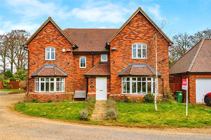 6 Bedroom Detached House For Sale In Lancot Place, Dunstable, Bedfordshire, LU6