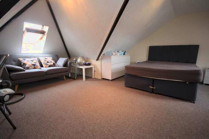 Flat To Rent In Abbotsbury Road, Weymouth, Dorset, DT4