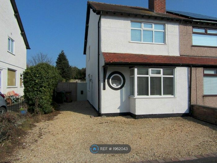 3 Bedroom Semi-Detached House To Rent In Downham Drive, Heswall, Wirral, CH60