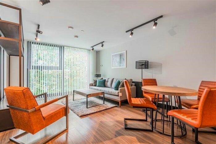 2 Bedroom Flat To Rent In Tower Bridge Road, Southwark, SE1