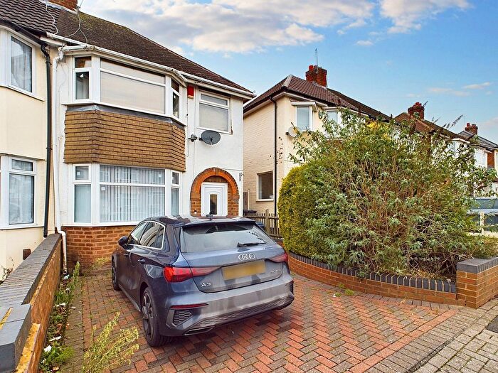 3 Bedroom Semi-Detached House To Rent In Derron Avenue, Birmingham, B26