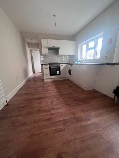 3 Bedroom Flat To Rent In Wakefield Street, London, E6