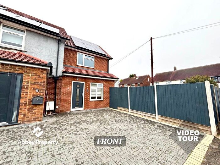 2 Bedroom Semi-Detached House To Rent In Northdrift Way, Luton, LU1