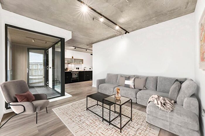 1 Bedroom Flat For Sale In The Hudson, Maryland Point, E15