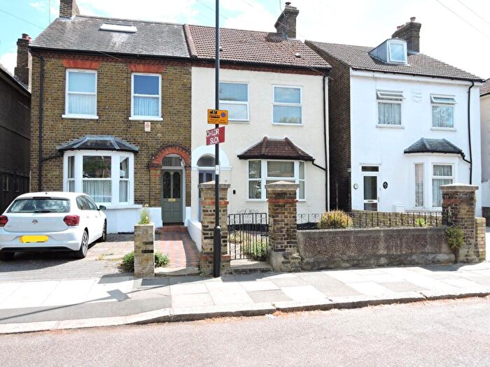 3 Bedroom Semi-Detached House For Sale In Mandeville Road, Enfield, EN3