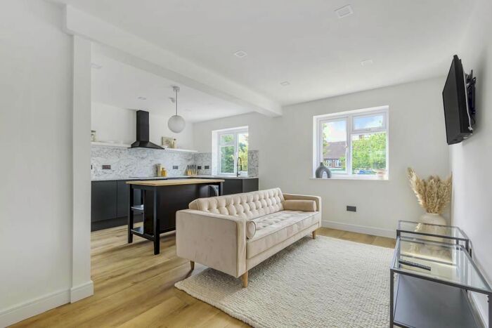 1 Bedroom Flat To Rent In Rose Hill, Oxford, OX4