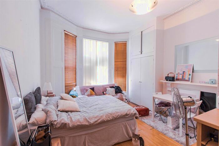 1 Bedroom Studio To Rent In Ladbroke Grove, London W10