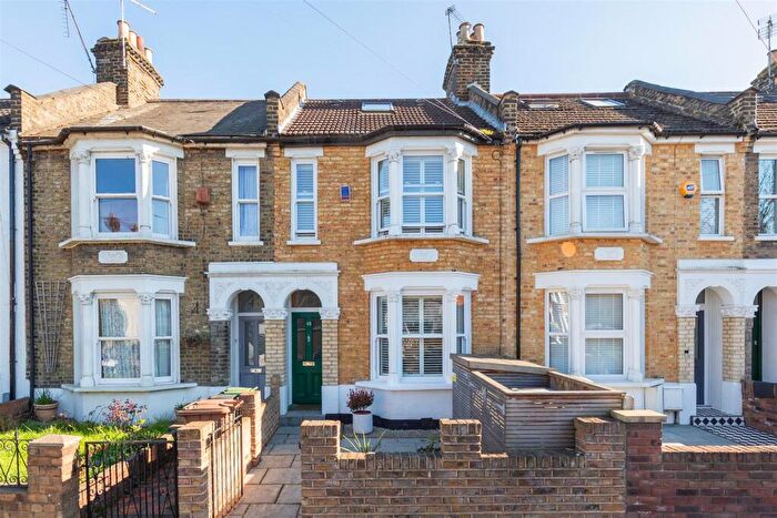 3 Bedroom Terraced House For Sale In Markhouse Avenue, Walthamstow, E17