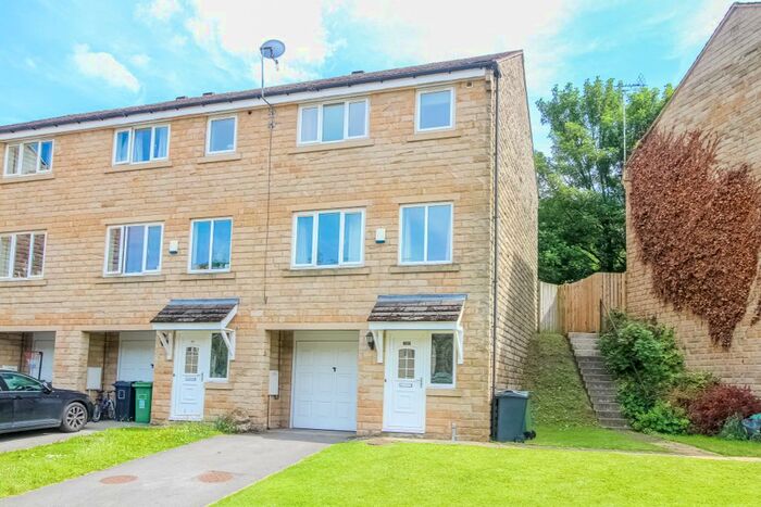 3 Bedroom Semi-Detached House To Rent In Perseverance Place, Holmfirth, HD9