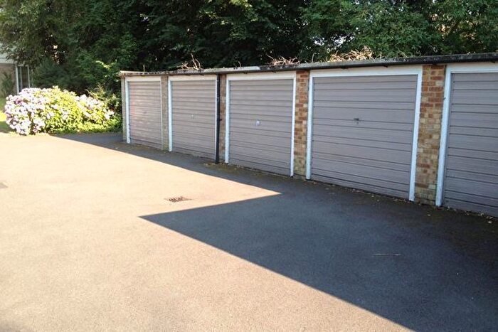 Parking To Rent In High Road, Whetstone North Finchley, N20