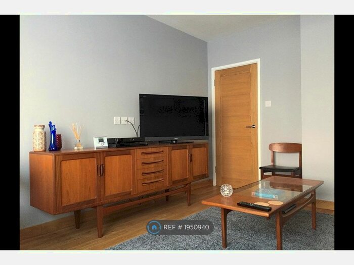 2 Bedroom Flat To Rent In Rita Road, London, SW8