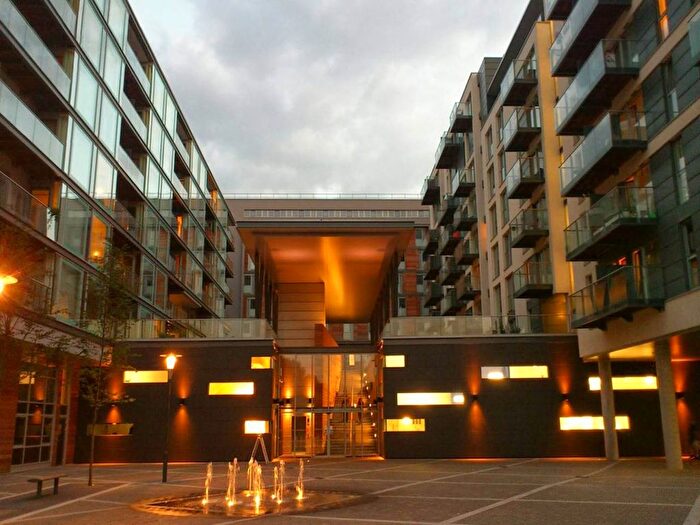 2 Bedroom Flat To Rent In Vantage Building, Station Approach, Hayes, UB3