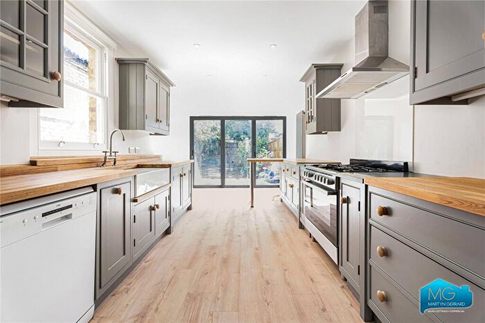 4 Bedroom Terraced House To Rent In Park Hall Road, London, N2