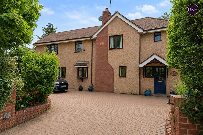 3 Bedroom Detached House For Sale In Berry Lane, Rickmansworth, Hertfordshire, WD3