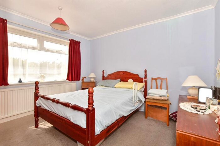 3 Bedroom Semi-Detached Bungalow For Sale In Evenhill Road, Littlebourne, Canterbury, Kent, CT3