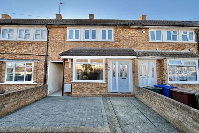 3 Bedroom House To Rent In Monnow Green Aveley, RM15