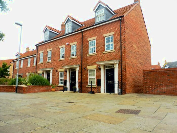 3 Bedroom Terraced House To Rent In Dickinson Walk, Beverley, HU17