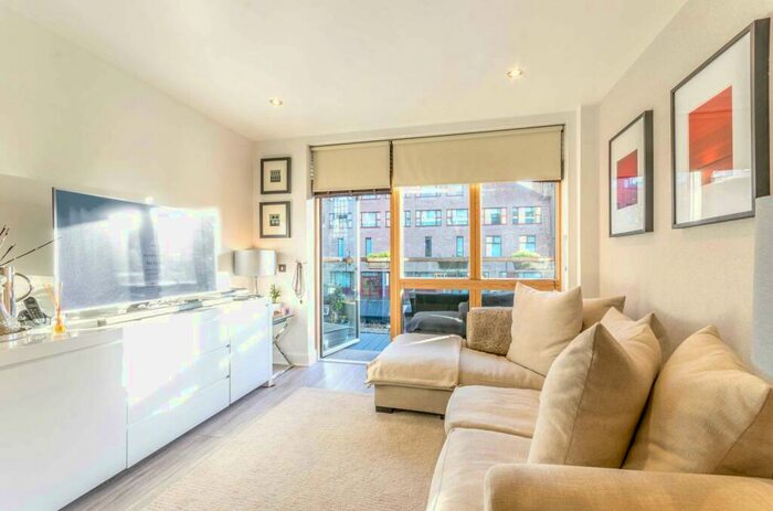 2 Bedroom Flat To Rent In Hertford Road, Islington, London, N1