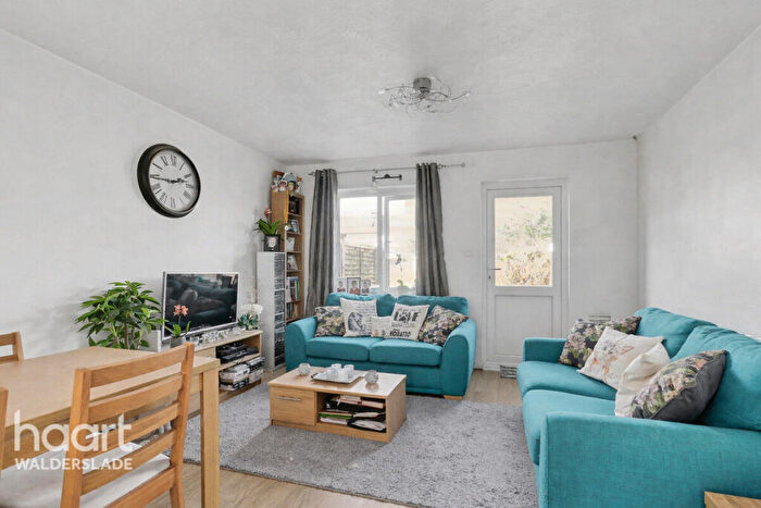 2 Bedroom End Of Terrace House For Sale In Mayford Road, Chatham, ME5